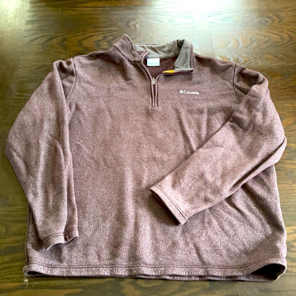 Men’s Columbia sweatshirt